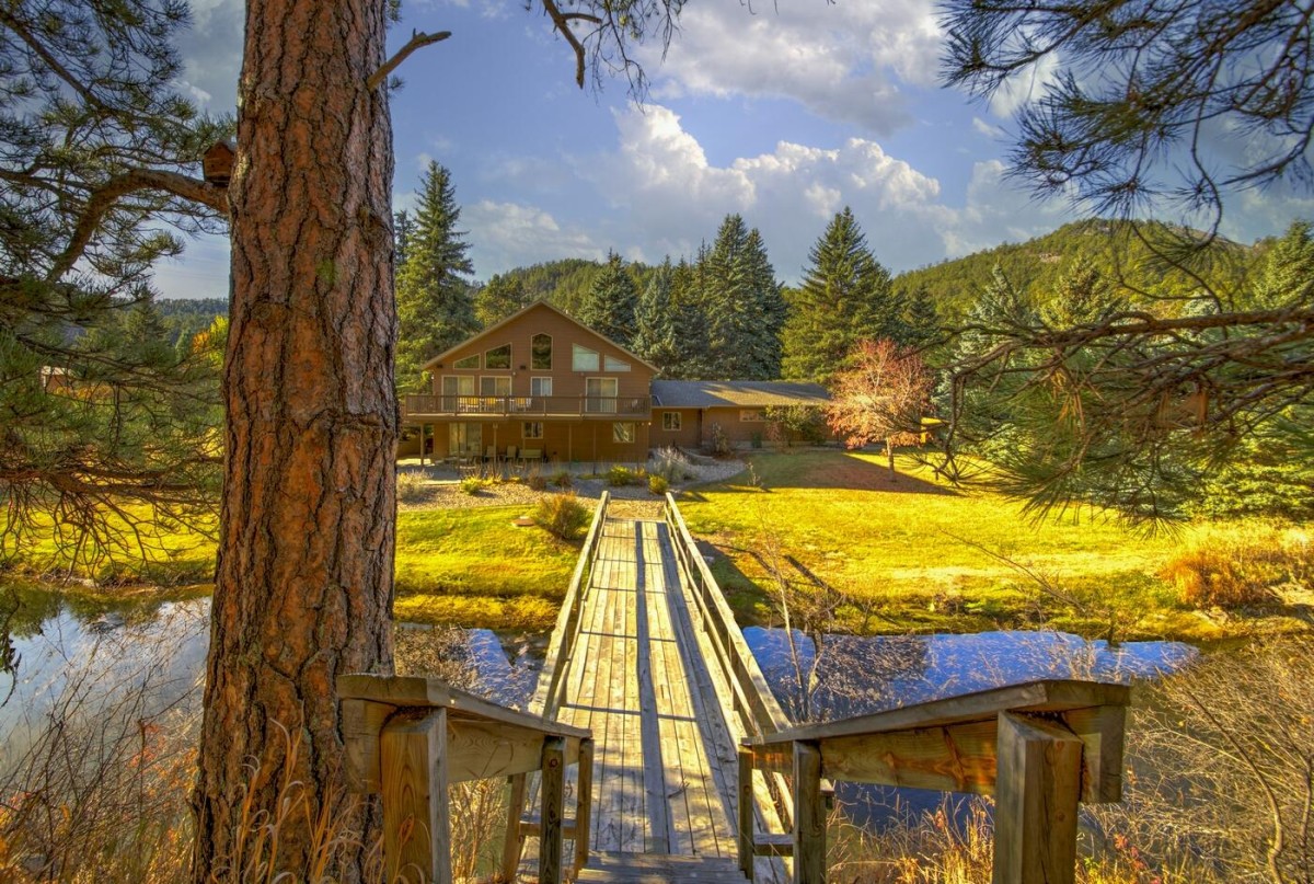 Black Hills Premier Vacation Homes-Rapid Creek Retreat-image-1