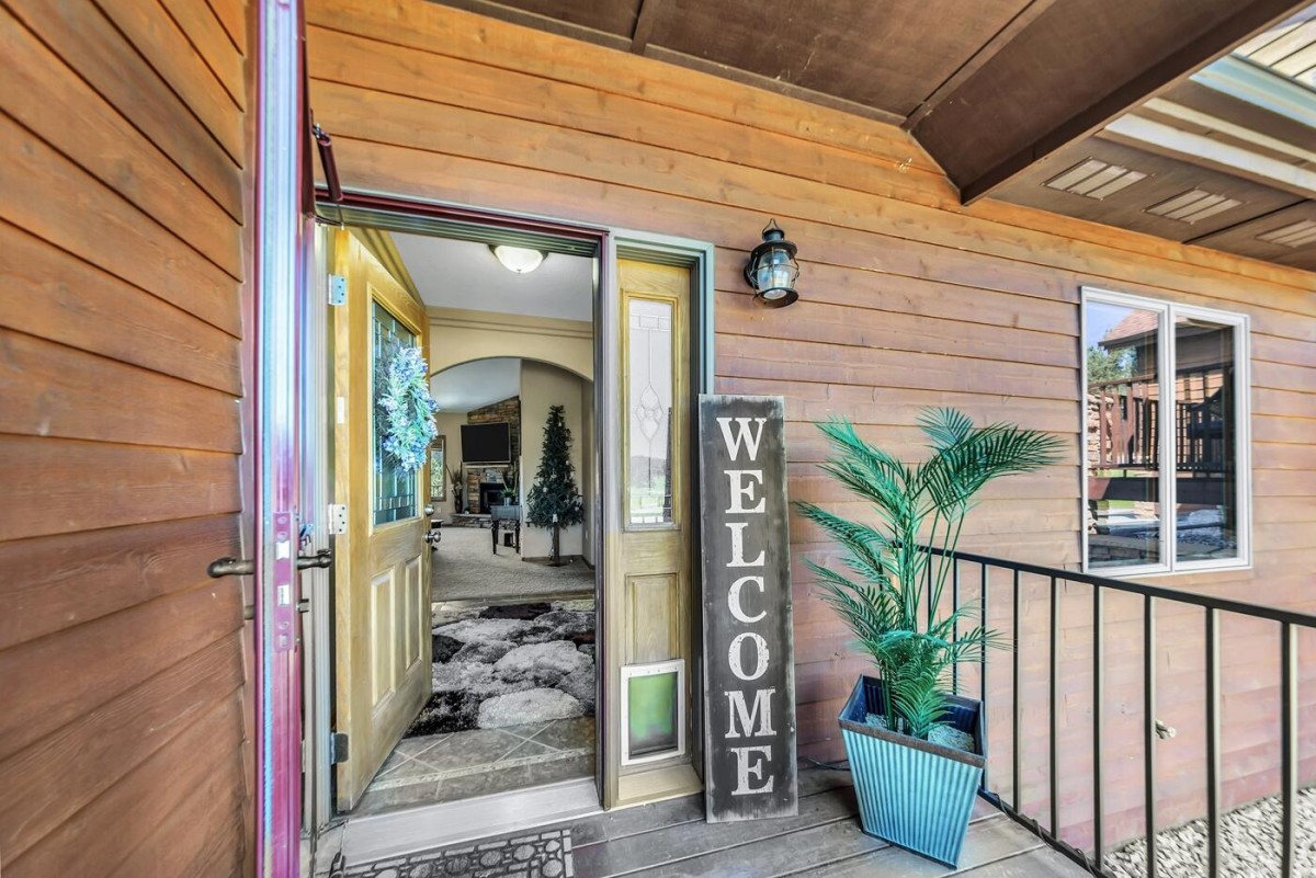 Black Hills Premier Vacation Homes-Cozy Corner-image-1