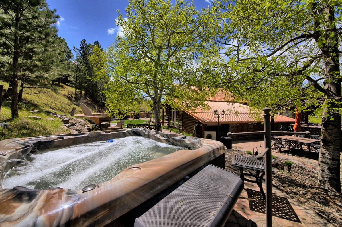 Birdcage Hot tub